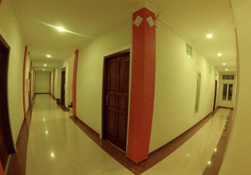 Oyo 90473 Gowin Hotel Kuta Lombok Exteriér fotografie